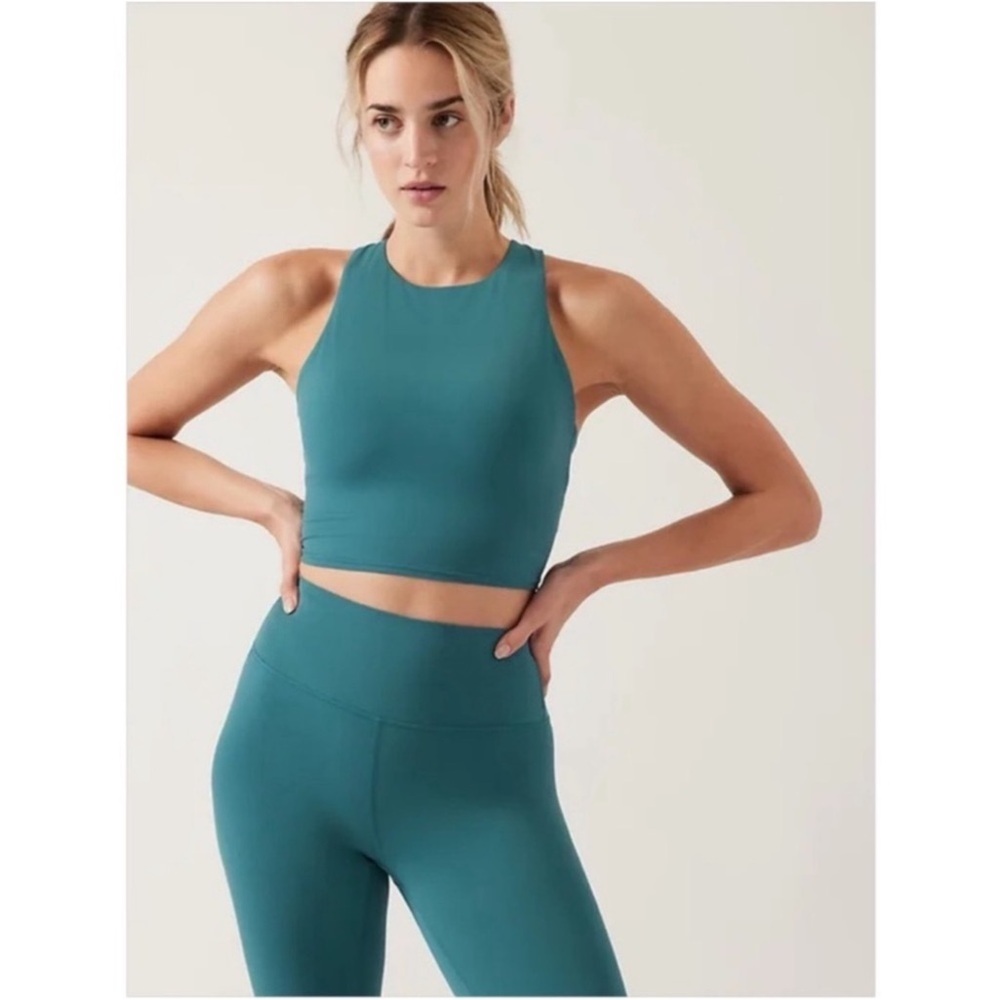 Athleta Conscious Crop D-DD NWT SMALL